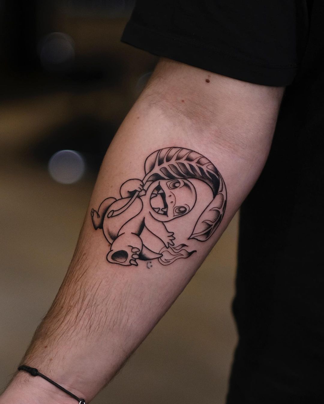 Ormo tatuażysta kreskówkowy